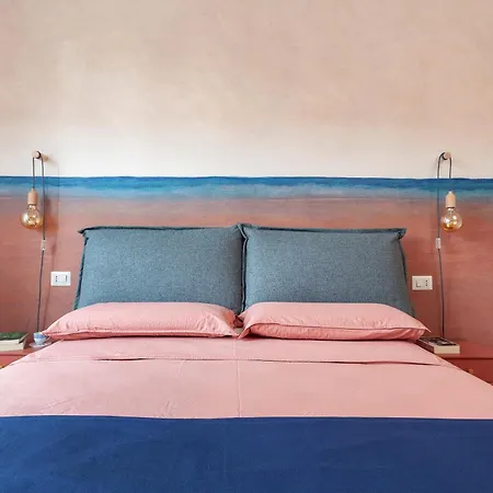 Giulio's Hideaway - Close To Station Nyaraló
